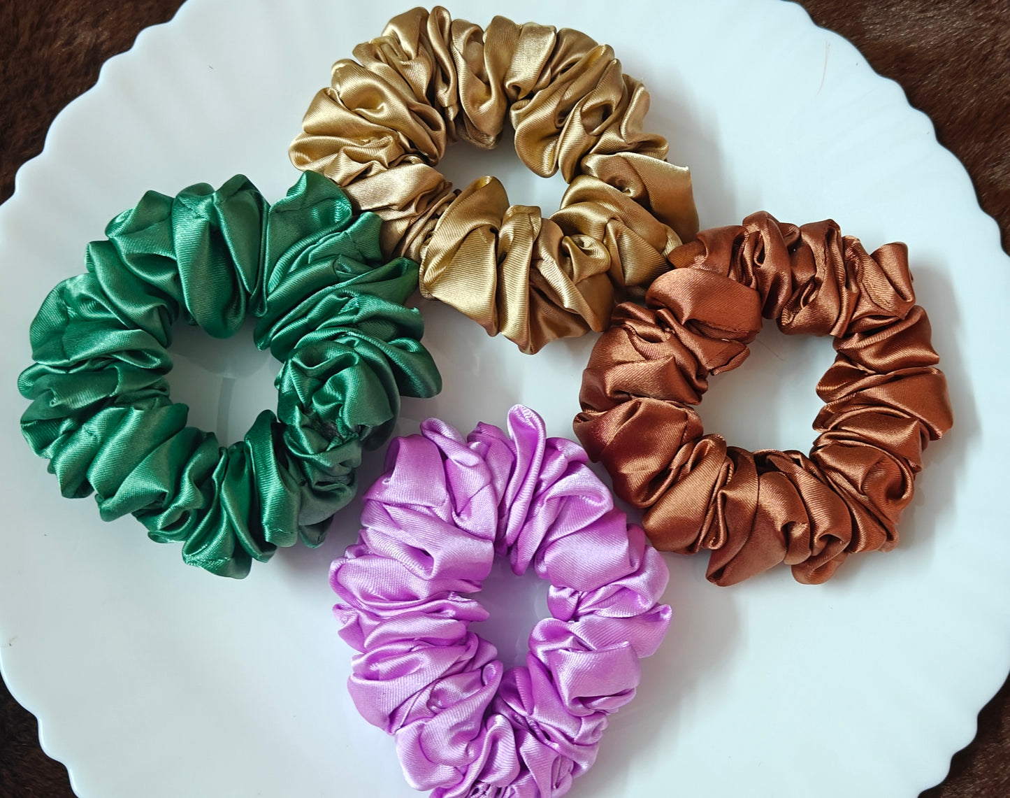 Premium Satin Scrunchie(1 piece )ā Big Size Hair Tie for Women & Girls